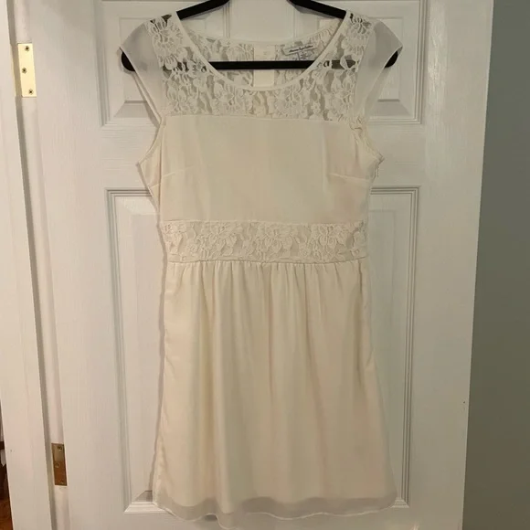 Off white American Eagle lace dress
